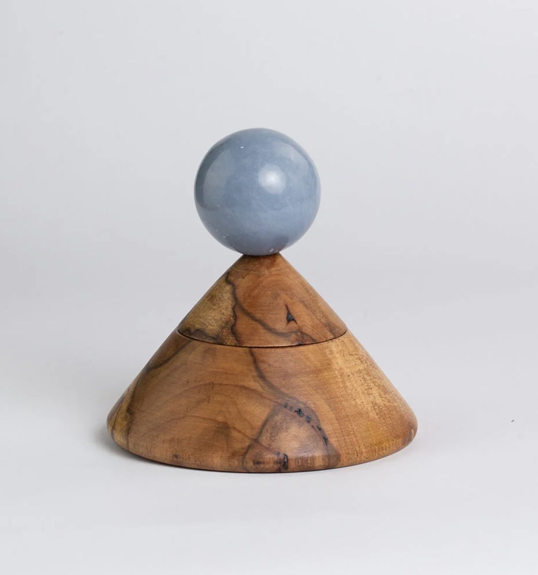Sculptural object from the Giumoèl collection